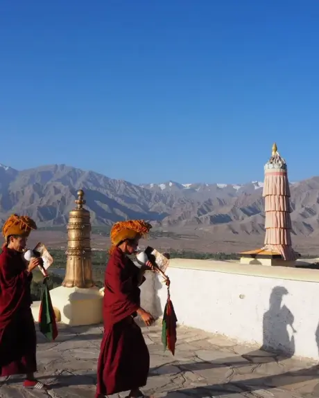 Monjes del monasterio de Thiksey, en Ladakh