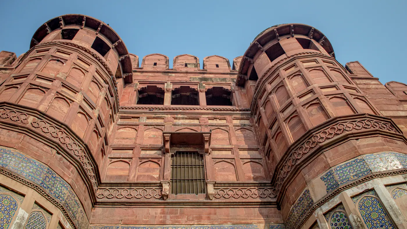 Las murallas de arenisca roja del Fuerte de Agra