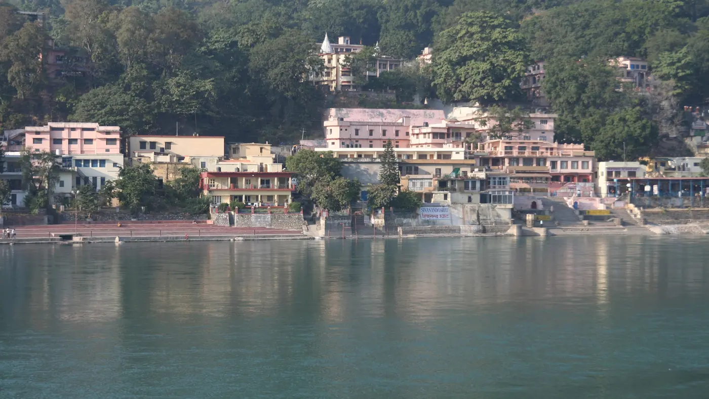Ashrams a orillas del Ganges en Rishikesh