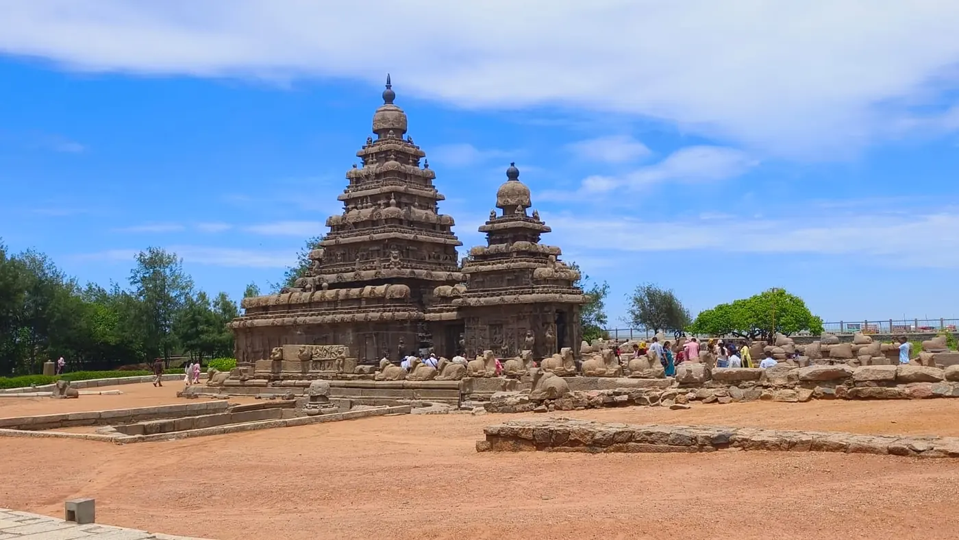 El Templo de la Orilla de Mahabalipuram frente al golfo de Bengala