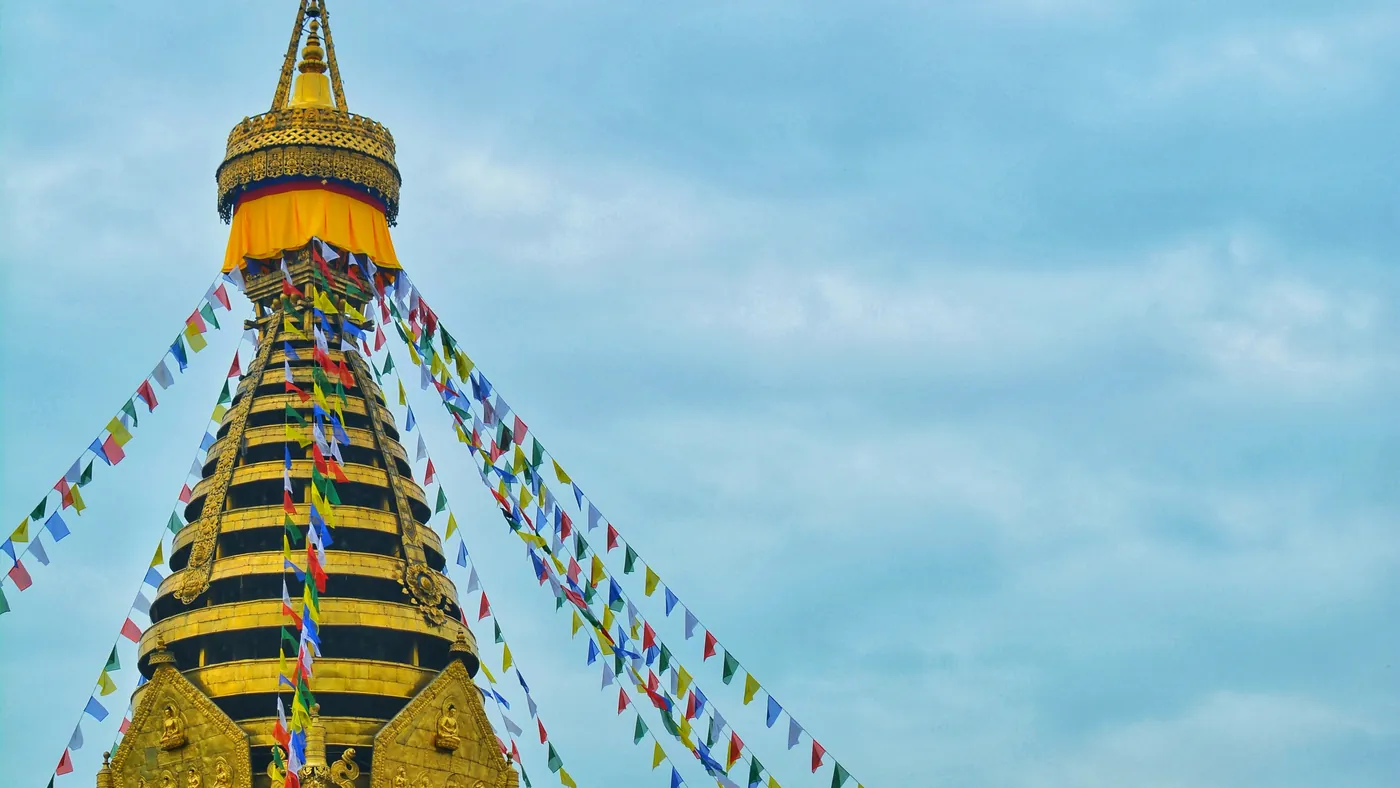 El templo de Swayambhunath sobre el valle de Katmandú
